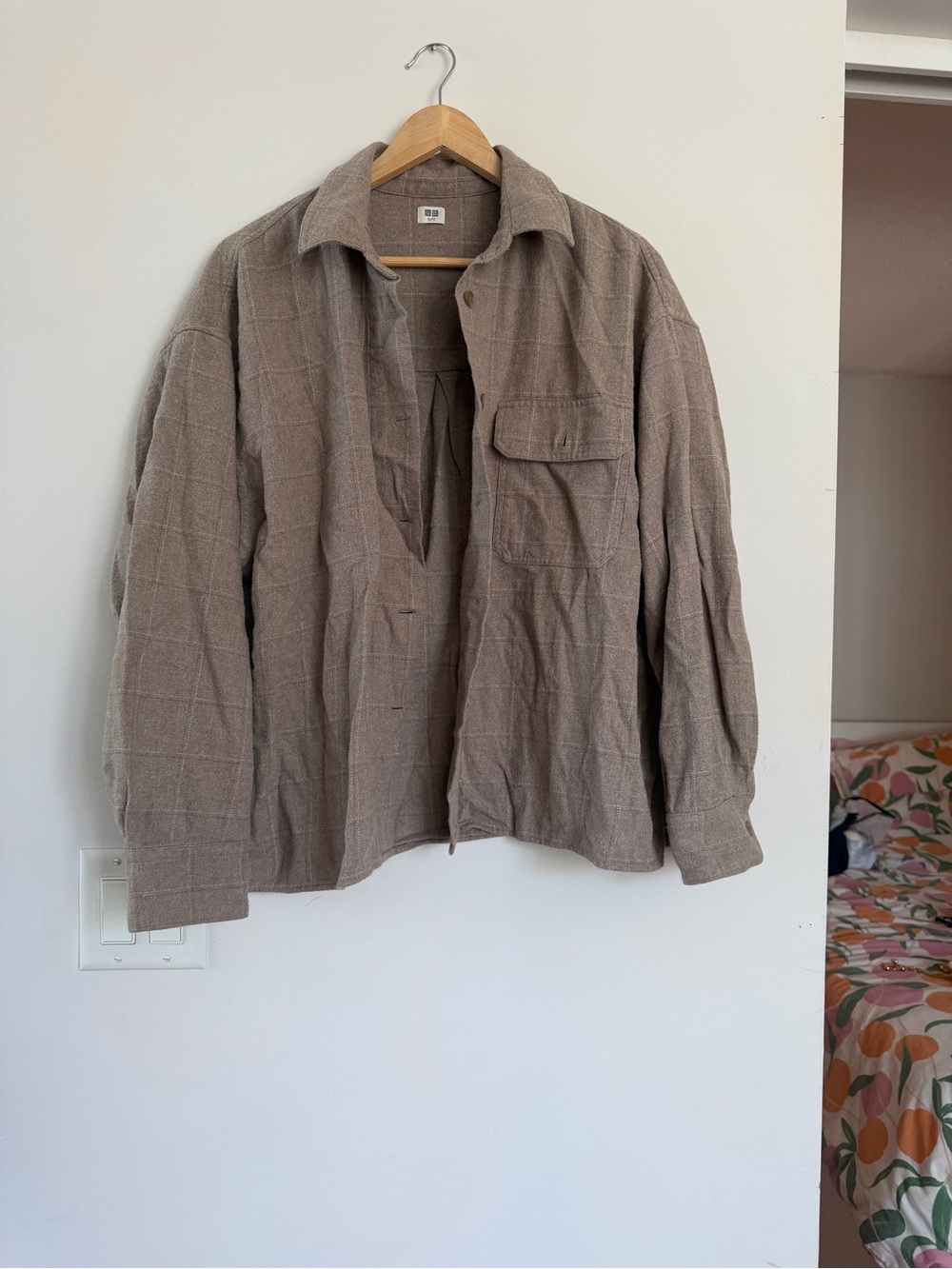 Uniqlo Men's Taupe-Gray Lightweight Shirt Jacket